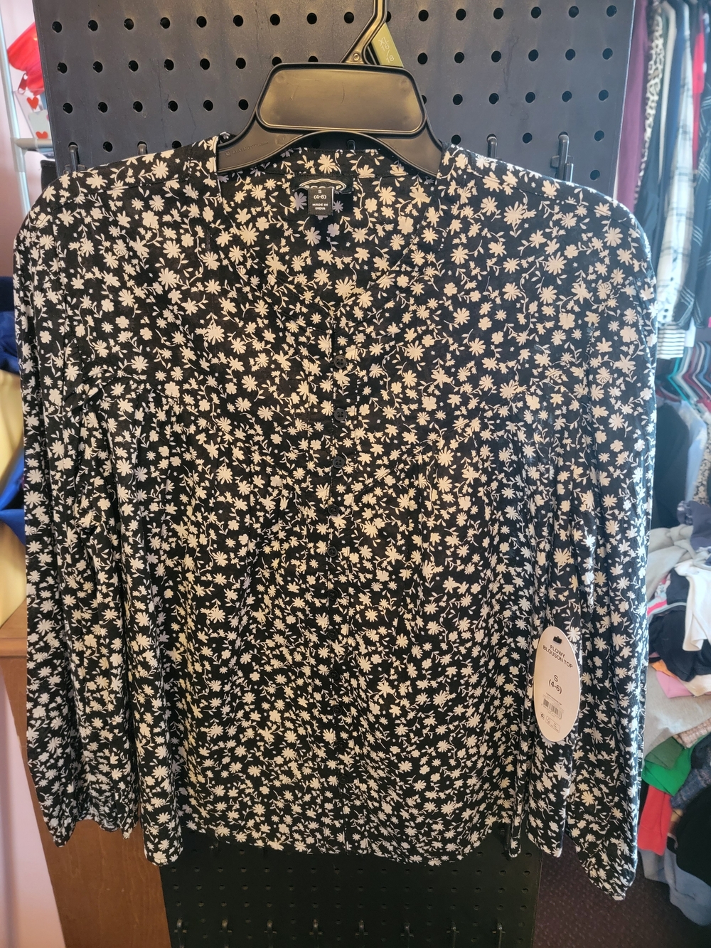 Black Floral V-Neck Long Sleeve Blouse